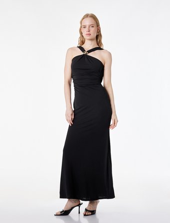 Slim Fit Metal Aksesuarlı Halter Yaka Kolsuz Uzun Abiye Elbise
