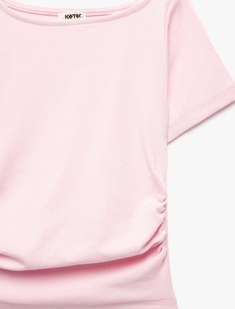 Drape Detaylı Yuvarlak Kayık Yaka Kısa Kollu Modal Tişört
