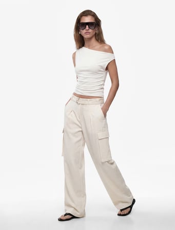Keten Görünümlü Slim Fit Asimetrik Kesim Drapeli Kolsuz Bluz