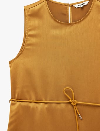 Kolsuz Bisiklet Yaka Beli Bağcıklı Saten Bluz
