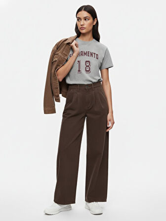 Kısa Kollu Bisiklet Yaka Slogan Baskılı Gri T-shırt