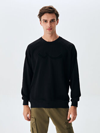 Uzun Kollu Sıfır Yaka Sign Baskılı Siyah Sweatshırt