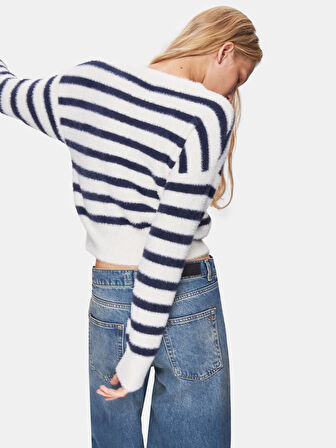 Bisiklet Yaka Çizgili Triko Beyaz Kazak