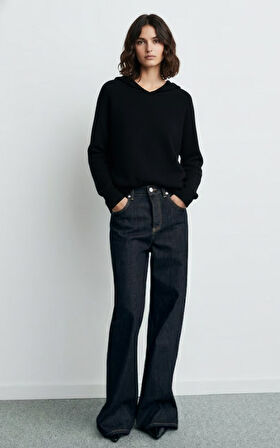 Uzun Kollu Kapüşonlu Triko Siyah Kazak