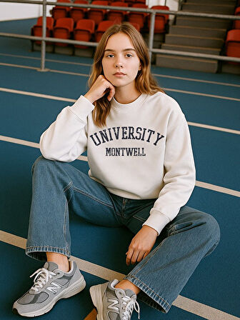 Uzun Kollu Bisiklet Yaka Sloganlı Basıc Beyaz Sweatshırt