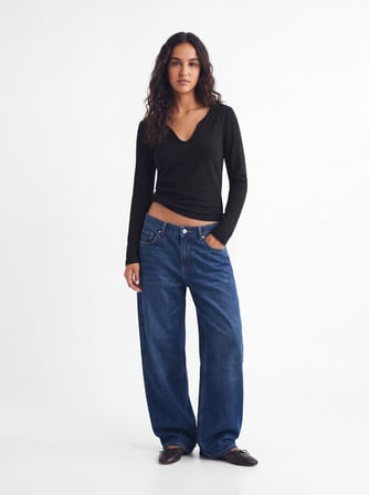 Regular Fit Flamlı V Yaka Siyah Sweatshırt