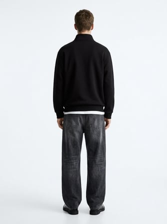 Regular Fit Dik Yaka Yarım Fermuarlı Siyah Sweatshırt