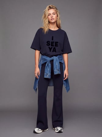 Relaxed Fit Kadife Yazı Baskılı Lacivert T-shırt