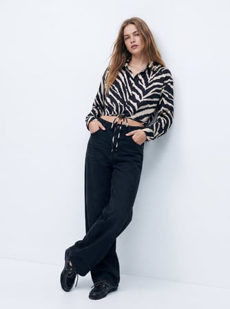 Regular Fit Zebra Desinli Beli Bağlamalı Siyah Gömlek