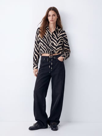 Regular Fit Zebra Desinli Beli Bağlamalı Siyah Gömlek