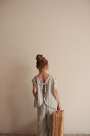 Gri Çizgili Sırt Detaylı Müslin Takım