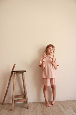 Yaprak Nakışlı Polo Yaka Şortlu Takım