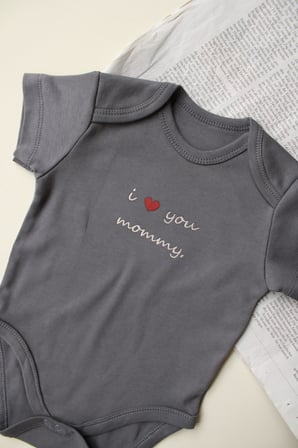 Mom Nakışlı Kısa Kollu Body