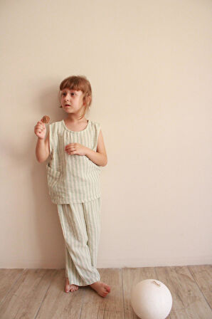 Yeşil Çizgili Asimetrik Cepli Müslin Takım