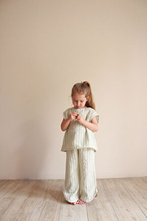 Yeşil Çizgili Sırt Detaylı Müslin Takım