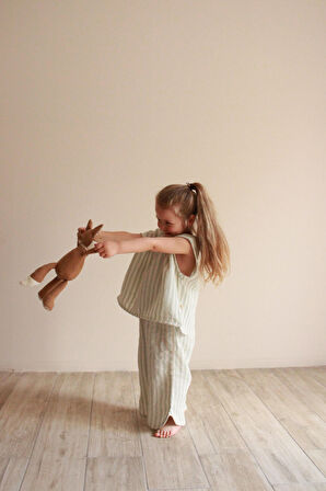 Yeşil Çizgili Sırt Detaylı Müslin Takım