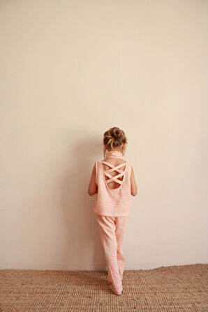 Fularlı Turuncu Çizgili Çapraz Şerit Detaylı Müslin Takım