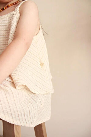 Bej Çizgili Volanlı Kız Askılı ve Şort Takım