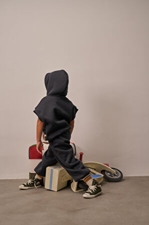 Koyu Gri Nakışlı Cepli Hoodie Takım