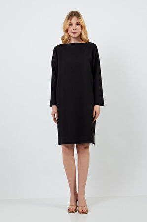 Omuz Detaylı Yanden Cepli Elbise