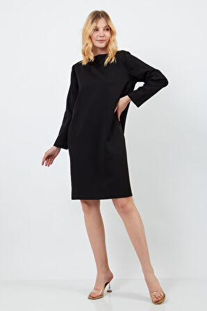 Omuz Detaylı Yanden Cepli Elbise