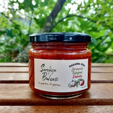 Şerefiye Bahçesi Sarımsaklı Fesleğenli Domates 325g