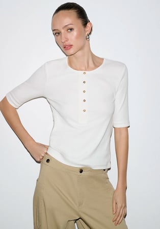 Mavi M1613852-70051 Düğme Detaylı T-Shirt Kadın Tişört