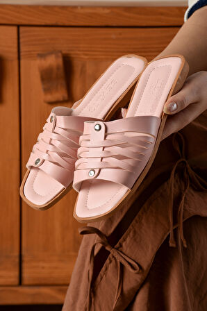 Kadın Günlük Şık Örgülü Suni Deri Terlik Rahat Yumuşak Hafif Bohça Misafir Deniz Ev Plaj SVN02