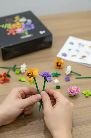 8'li Çiçek Buketi Oyun Bloğu Seti – 8 Farklı Çiçek Dekoratif Tasarım Blok