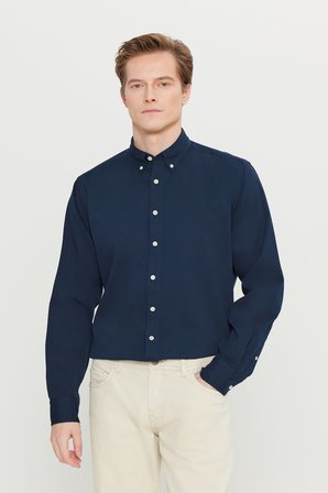 Comfort Fit Rahat Kesim Düğmeli Yaka Kadife Gömlek