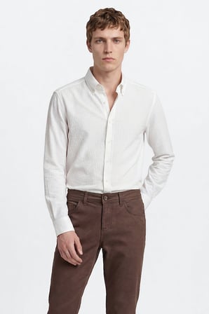Tailored Slim Fit Dar Kesim Düğmeli Yaka Gofre Desenli Travel Gömlek