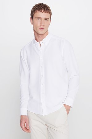 Slim Fit Dar Kesim Düğmeli Yaka Gofre Desenli Gömlek