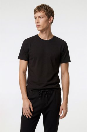 Pamuklu Slim Fit Dar Kesim Bisiklet Yaka Tişört