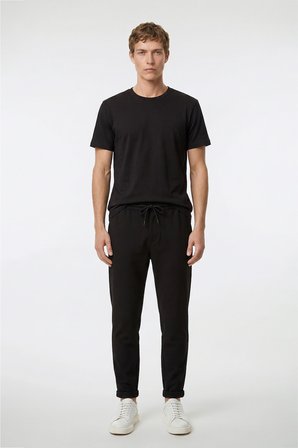 Pamuklu Slim Fit Dar Kesim Bisiklet Yaka Tişört