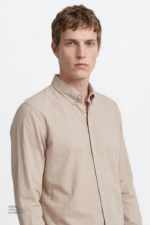 %100 Pamuk Slim Fit Dar Kesim Düğmeli Yaka Gofre Desenli Gömlek