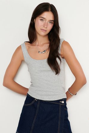 Pamuklu Kaşkorse Yumuşak Dokulu Slim Fit Dar Kesim Bisiklet Yaka Esnek Body