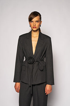 Kadın Antrasit Çizgili Gül Detaylı Blazer