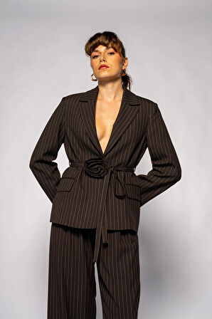 Kadın Acı Kahve Çizgili Gül Detaylı Blazer