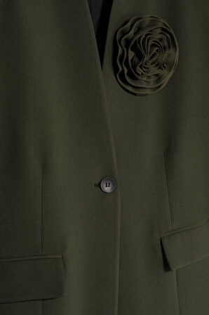 Kadın Açık Haki Gül Detaylı Yakasız Blazer