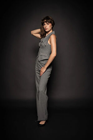 Kadın Gri Çizgili Bol Paça Pantolon