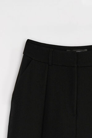 Kadın Siyah Derin Pileli Varil Pantolon