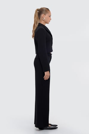 Kadın Siyah Düğmeli Slim Fit Crop Blazer