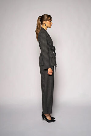 Kadın Antrasit Çizgili Üç Pileli Pantolon