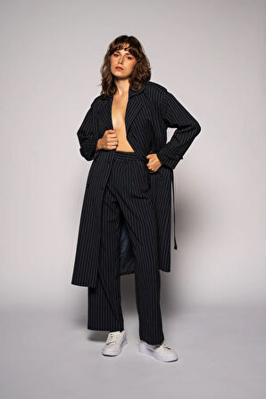 Kadın Lacivert Çizgili Üç Pileli Pantolon