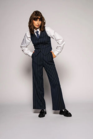 Kadın Lacivert Çizgili Pileli Cepli Pantolon