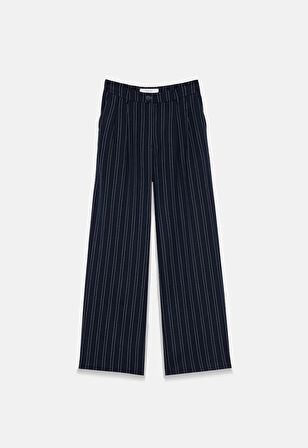 Kadın Lacivert Çizgili Pileli Cepli Pantolon