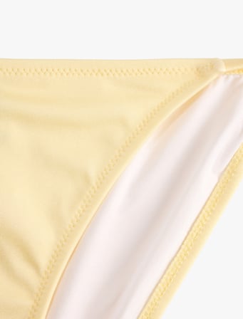 Yanları İpli Üçgen Bikini Altı