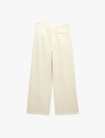 Regular Fit Geniş Paça Cep Detaylı Pileli Saten Pantolon