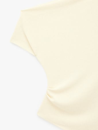 Krep Kumaş Slim Fit Açık Omuz Asimetrik Yaka Kısa Kollu Bluz