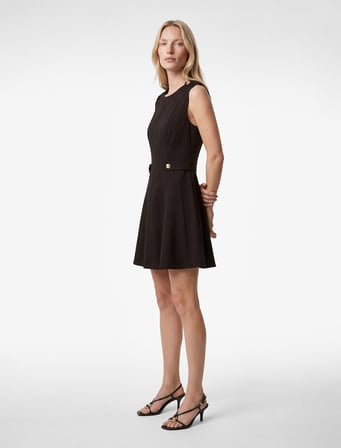 Slim Fit Metal Aksesuarlı Kolsuz Bisiklet Yaka A Kesim Mini Elbise